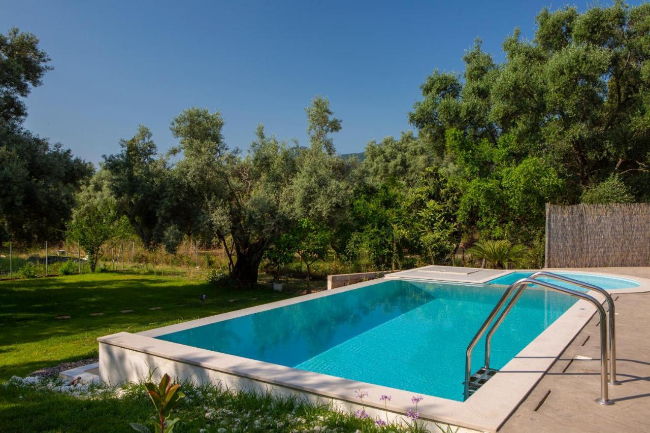 Averto Villas With Private Pool Νυδρί Εξωτερικό φωτογραφία