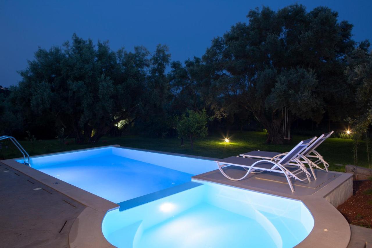 Averto Villas With Private Pool Νυδρί Εξωτερικό φωτογραφία