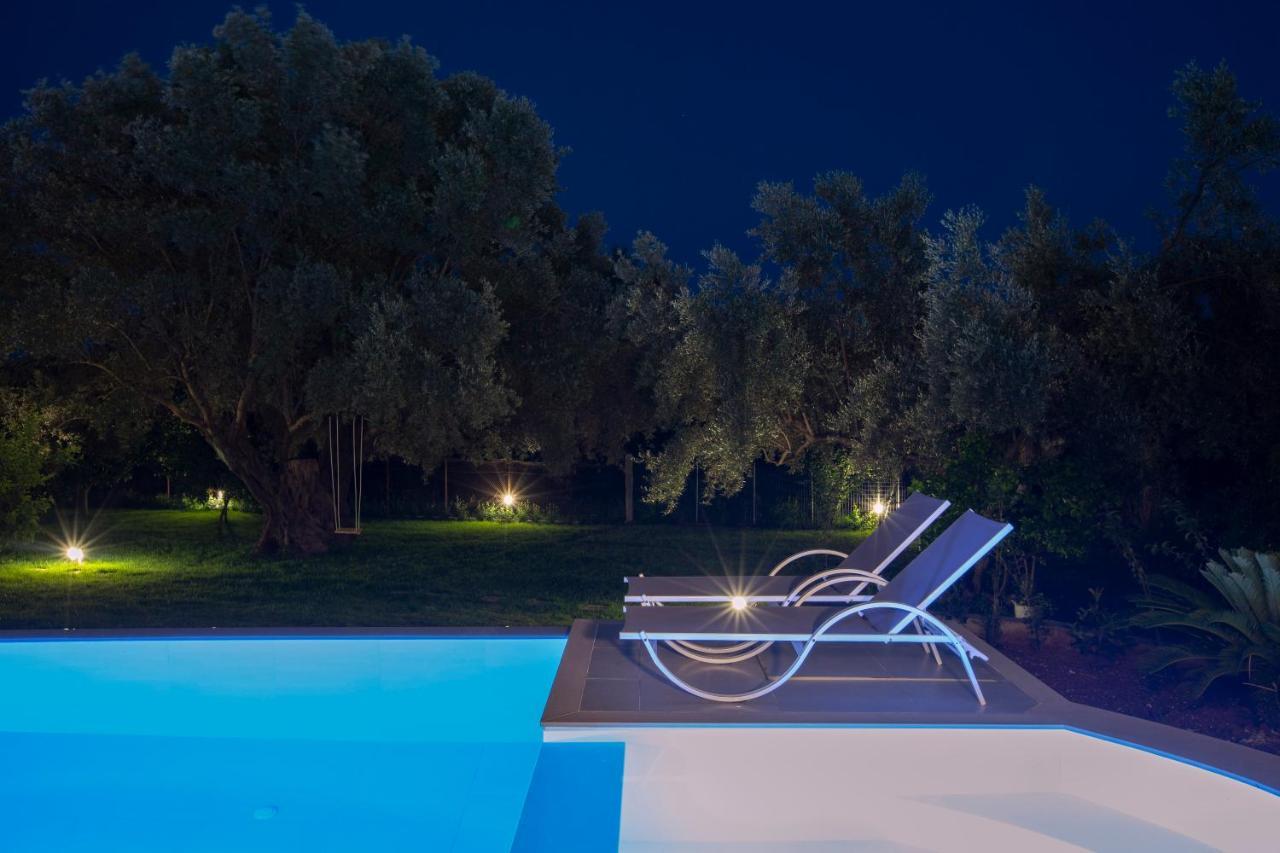 Averto Villas With Private Pool Νυδρί Εξωτερικό φωτογραφία